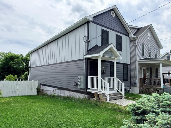 Foto del edificio - 268 Carpenter Ave