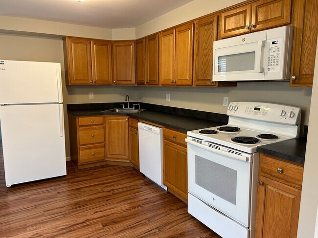 Building Photo - 224 E Middle Street