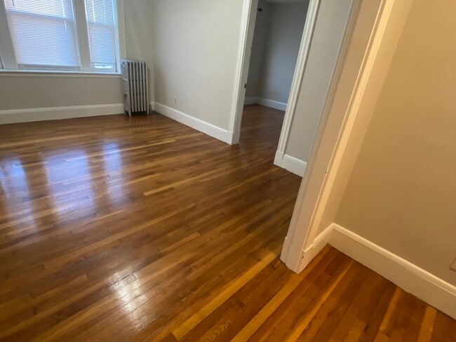 Building Photo - 81 Whiting St