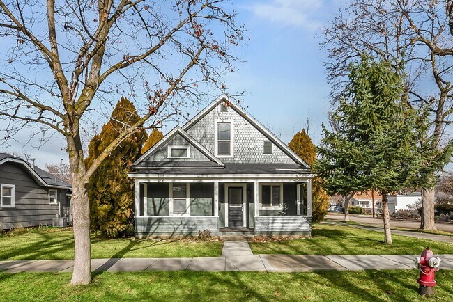 Building Photo - 3 Bedroom 1 Bathroom home in the North End...