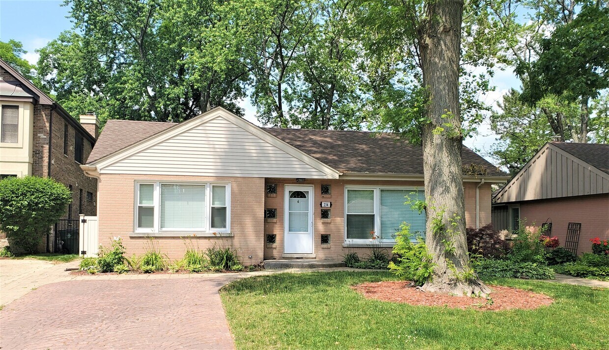 234 N Redfield Ct, Park Ridge, IL 60068 House Rental in Park Ridge
