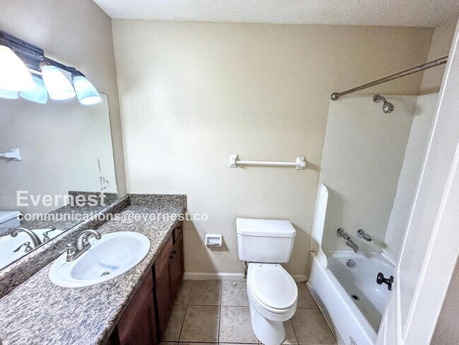 Foto del edificio - 1906 Patton Creek Ln