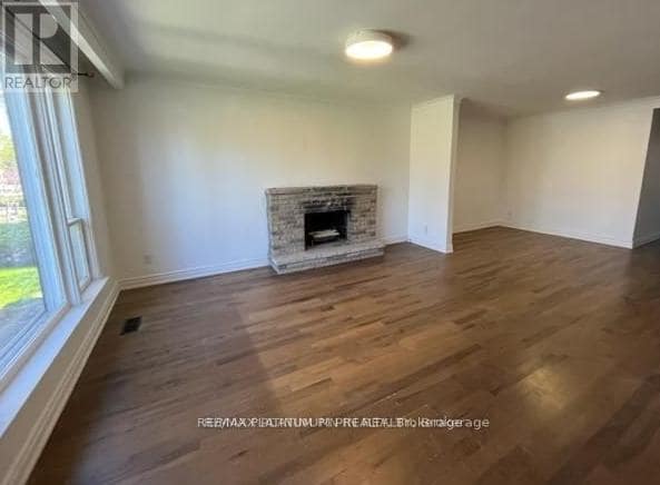 Building Photo - 293 Ellerslie Ave