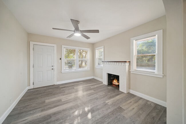 Building Photo - 1509 NW 3rd Ave