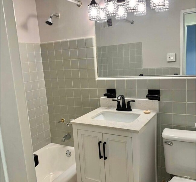 Photo - 2101 Chestnut St Apartment