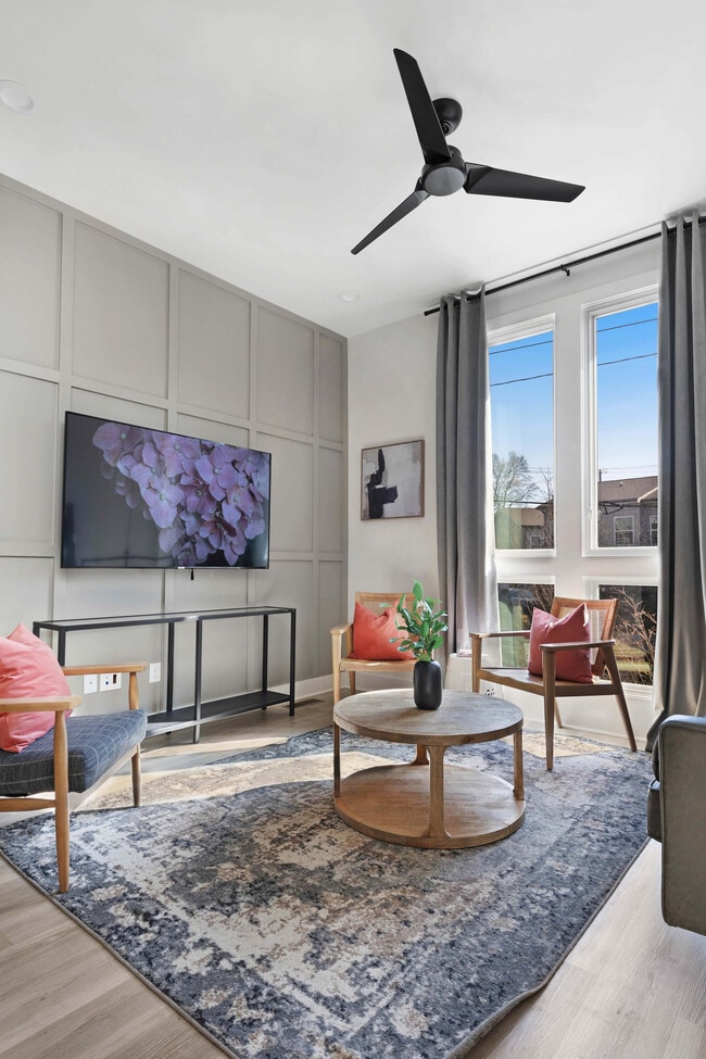 Building Photo - 915 Ramsey St