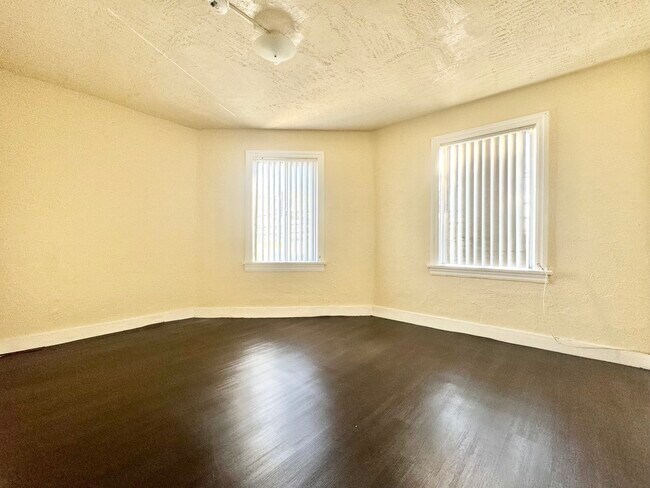 Foto del edificio - 2017 1/2 W Temple St Los Angeles, CA 90026