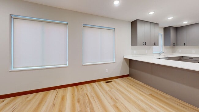 Foto del edificio - 869 19th Ave SE