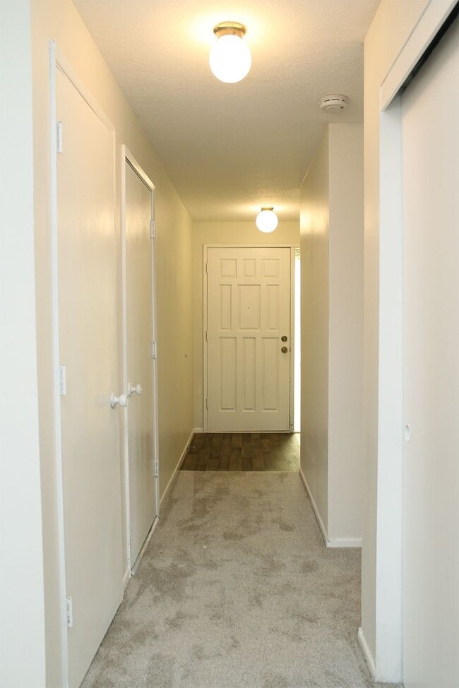 Building Photo - 804-804 SW 29th Way