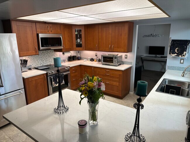 Foto del edificio - 5250 W Harmont Dr