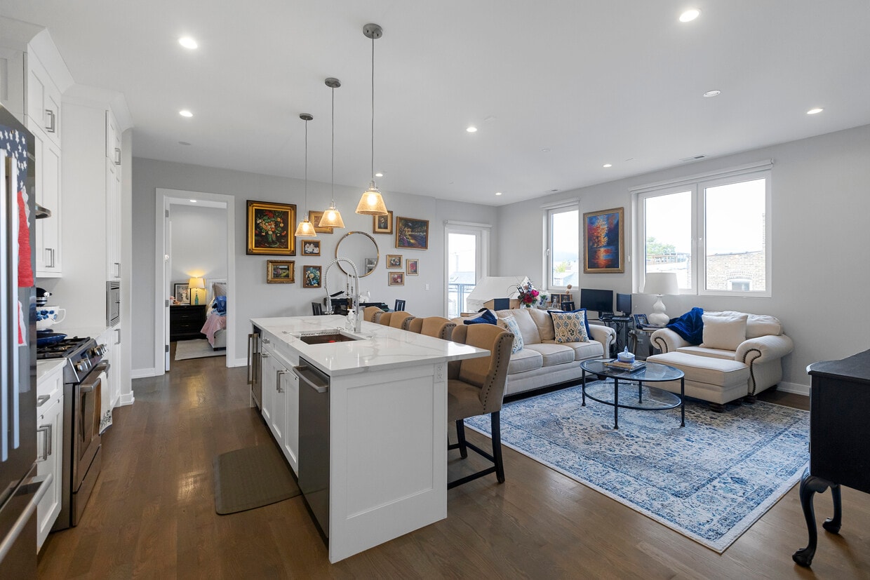 Foto principal - 2205 W Medill Ave