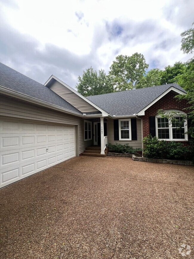 Building Photo - 1067 Meandering Way