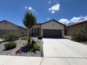 Building Photo - 768 Amatista Lp SE