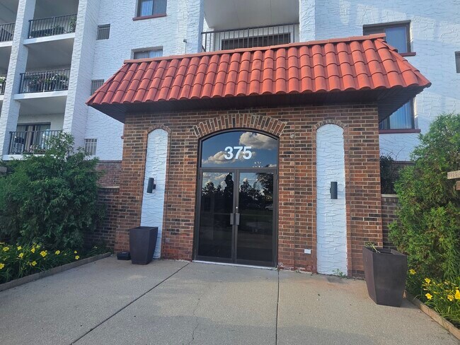 Foto del edificio - 375 Plum Creek Dr