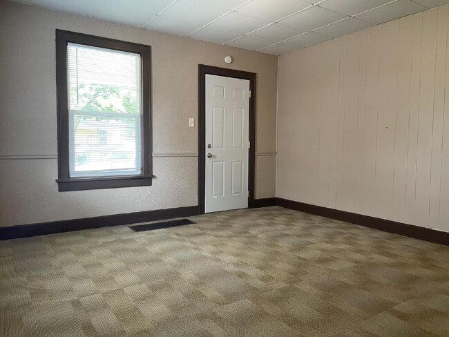 Building Photo - Stairway to Heaven — Charming 1 Bedroom with Upstairs Retreat