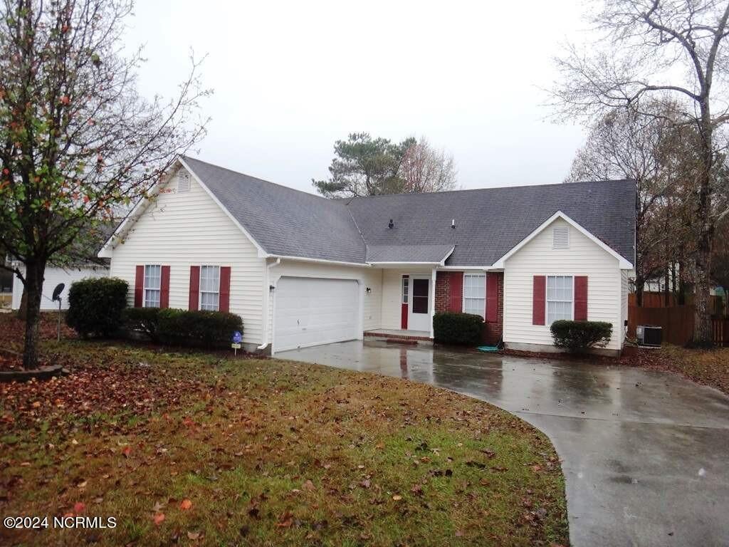 Primary Photo - 102 Yellowwood Dr