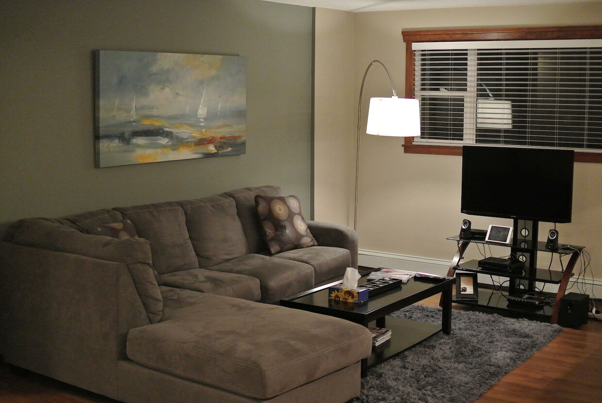 Photo principale - 920 68 Av SW
