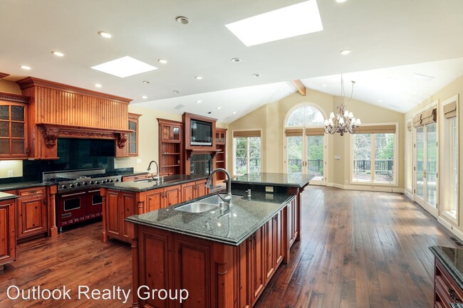 Building Photo - 3 br, 3.5 bath House - 922 Lundy Lane