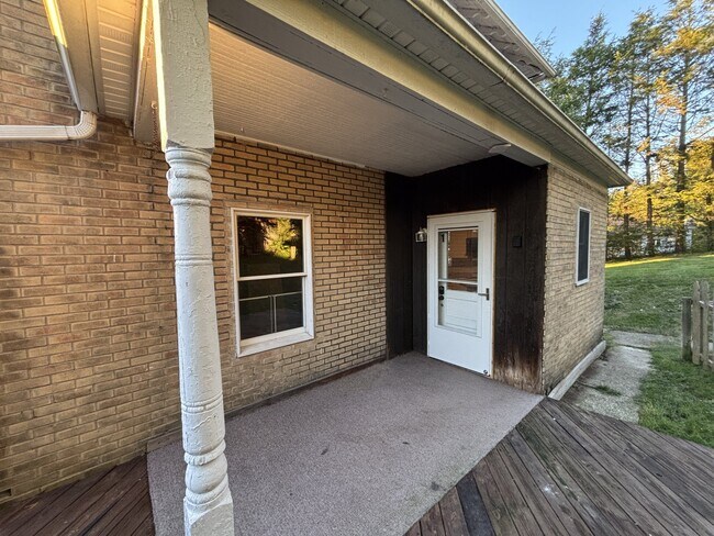 Foto del edificio - 1025 Highland Ave