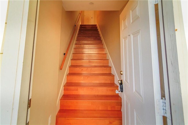 Building Photo - 2407 Stutz Dr