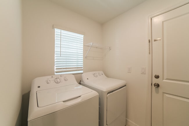Foto del edificio - 4214 84th Ct E