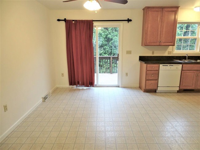 Foto del edificio - 582 Cloverbrook Dr