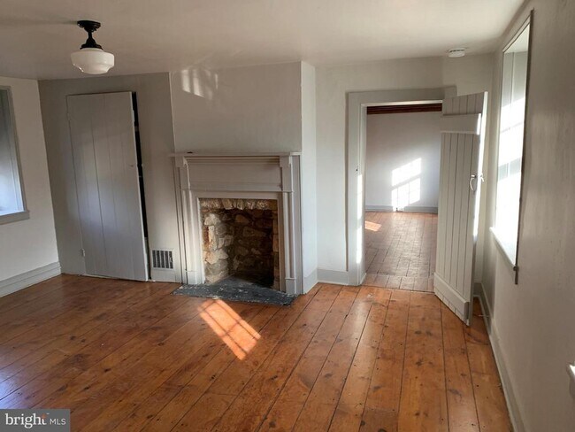 Foto del edificio - 2389 Forest Grove Rd