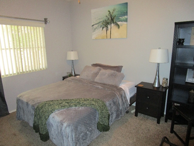 Foto del edificio - 3830 E Lakewood Pkwy W