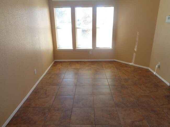 Building Photo - 7604 Plaza Taurina Dr