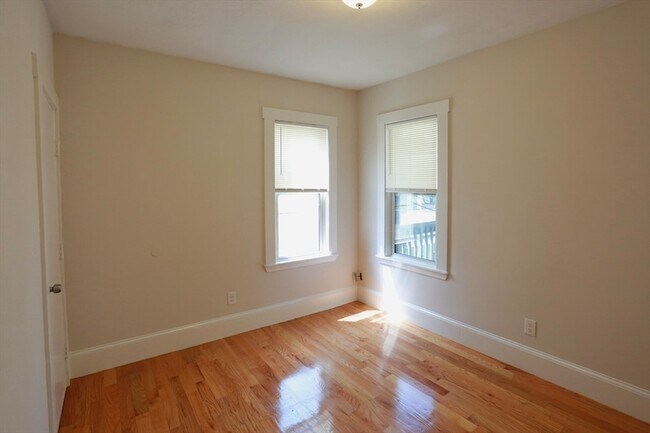 Building Photo - 41 Payson Ave