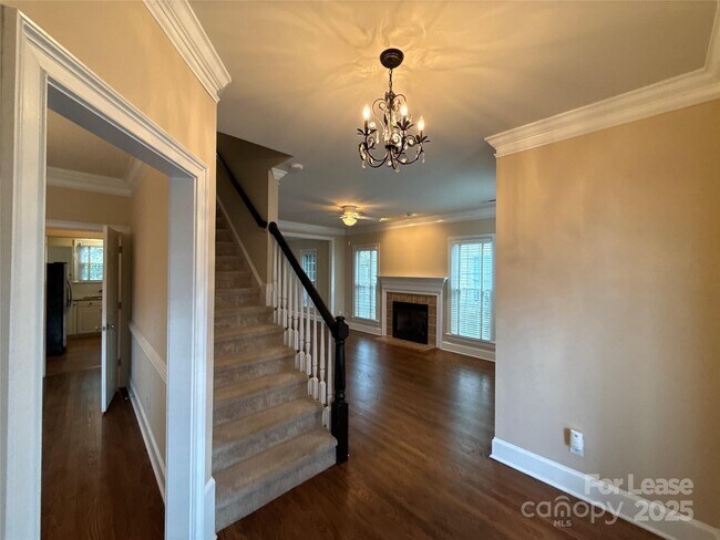 Foto del edificio - 805 Stargard Ct