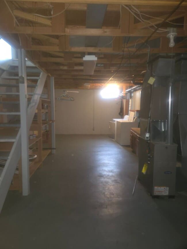 Building Photo - 2 Bed, 1.5 Bath Townhouse – Thomas Drive