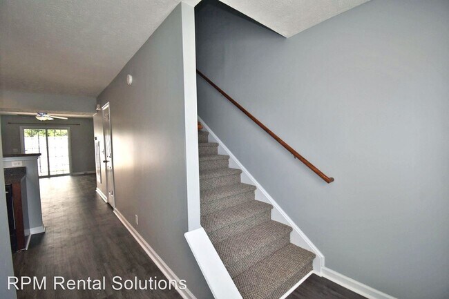 Building Photo - 2 br, 2.5 bath House - 1314 Bunny Court