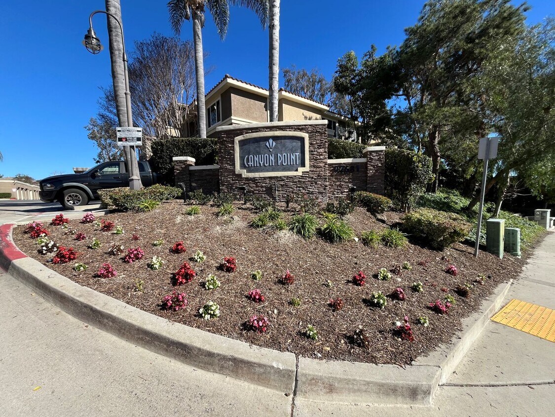 Primary Photo - Beautiful One Bedroom Condo in the Heart o...