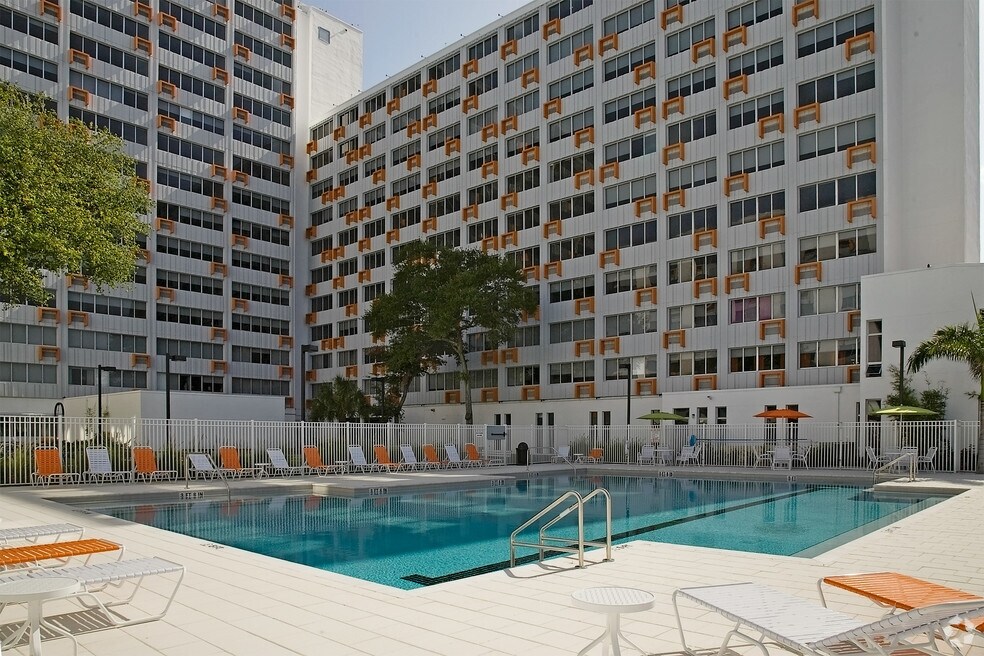 ARCOS Rentals Sarasota, FL