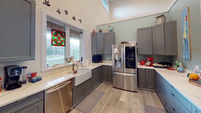Building Photo - 245 Whitetail Dr