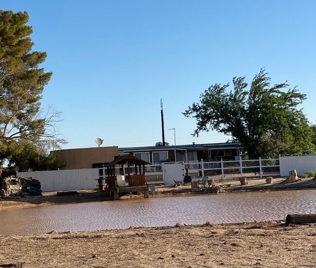 Foto del edificio - 42982 Valley Center Rd