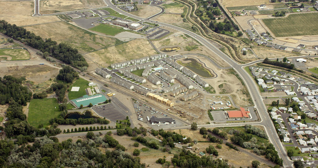 Aerial Photo - University Parkway Apartments