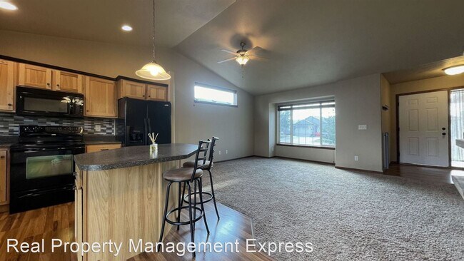 Foto del edificio - 4 br, 2 bath House - 426 N Perry Ln