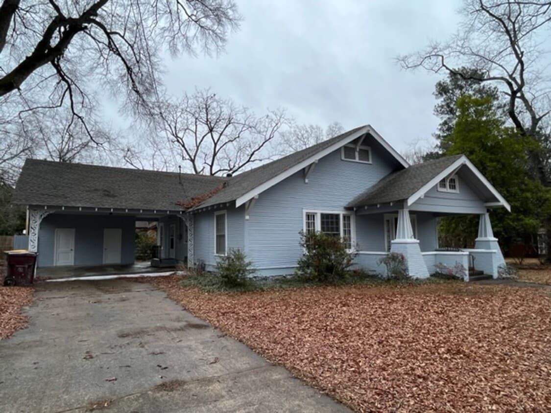 Foto principal - Beautifully rehabbed 4 Bedroom 2 Bath olde...