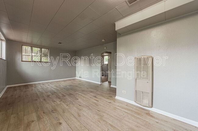 Foto del edificio - 2225 Ames St
