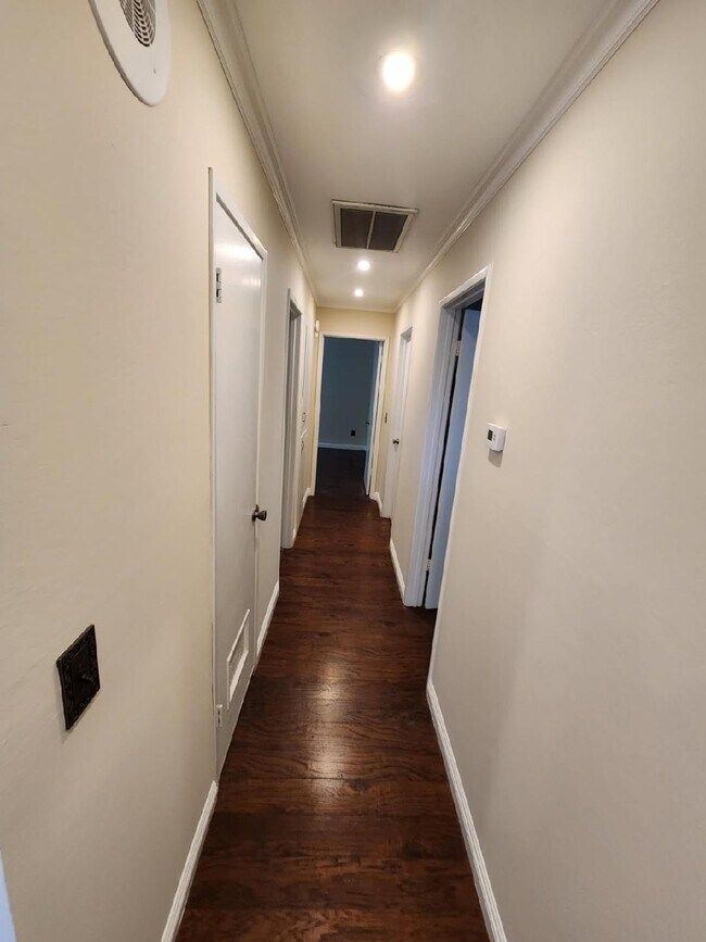 Foto del edificio - 324 Brookside Dr