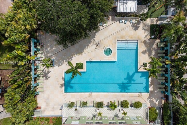 Foto del edificio - 272 NE 53rd St