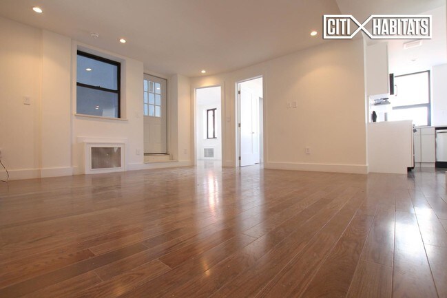 Building Photo - 80 Delancey St
