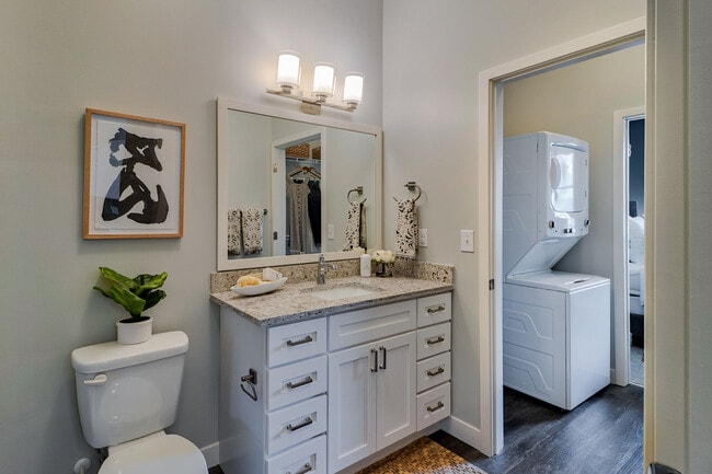 Building Photo - 946 MLK