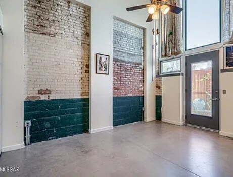 Foto del edificio - 1001 E 17th St