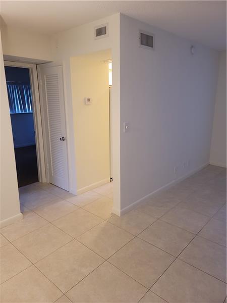 Foto del edificio - 5220 NE 14th Way