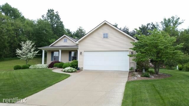 Building Photo - 734 Glen Oak Dr
