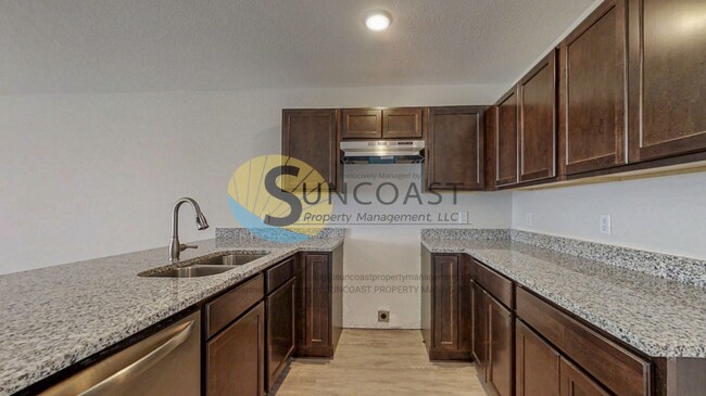 Foto del edificio - Introducing an appealing 1BR/1BA Quad for ...