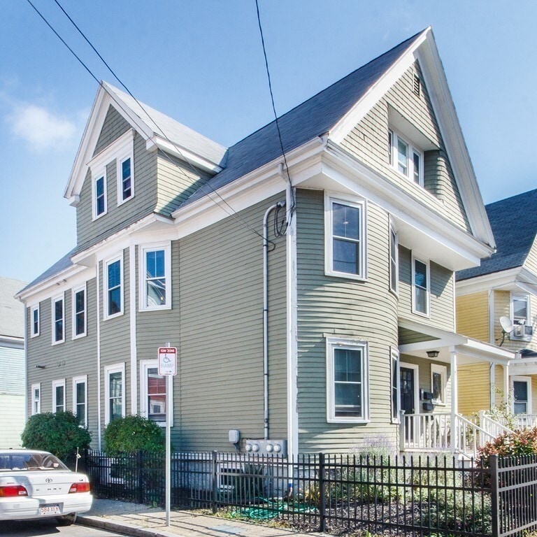 Primary Photo - 15 Harvest St